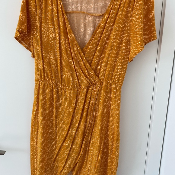 Yellow patterned Wrap style George dress, size M - Picture 1 of 3